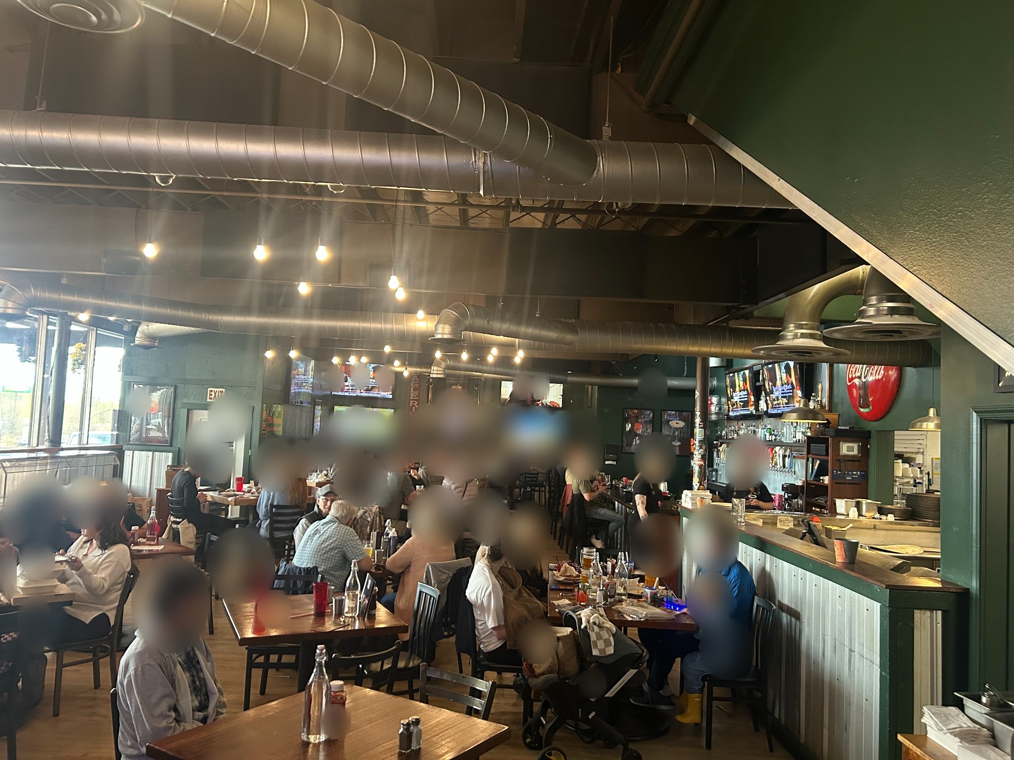 Guests enjoying Eagle River Alehouse